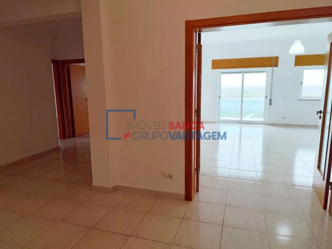 Apartamento T2 para Venda em Azambuja Foto 6