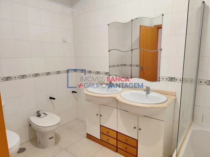 Apartamento T2 para Venda em Azambuja Foto 24