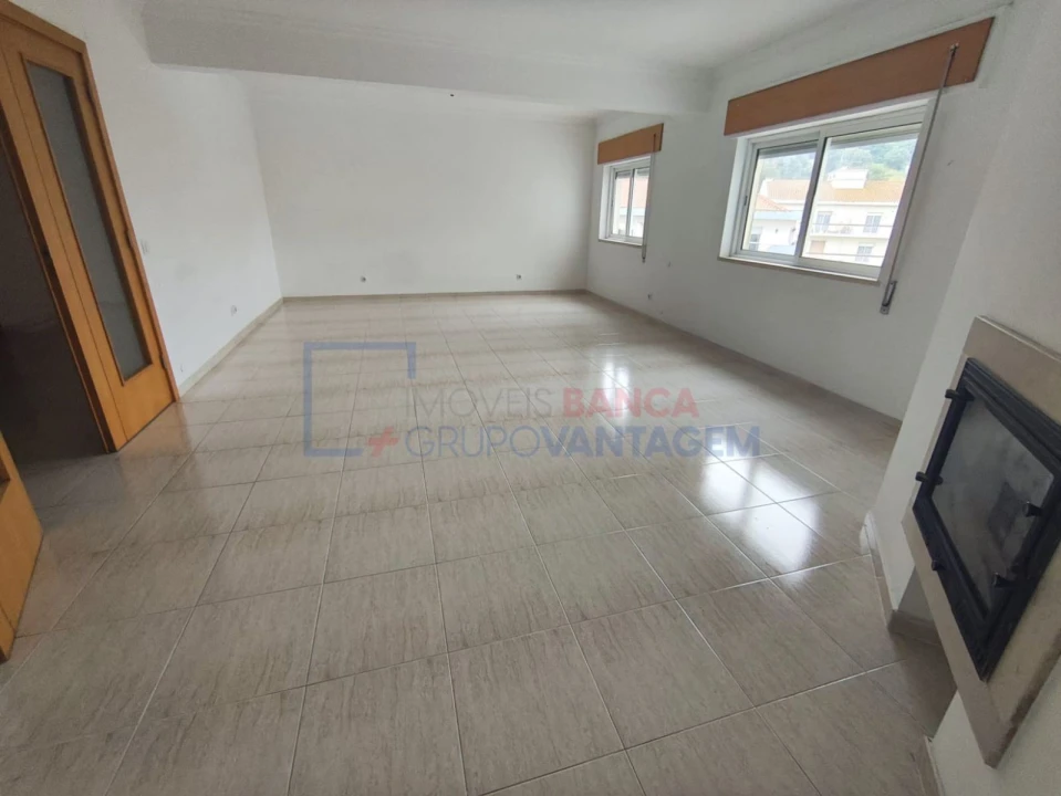 Apartamento T3 para Venda em Azambuja Foto 3