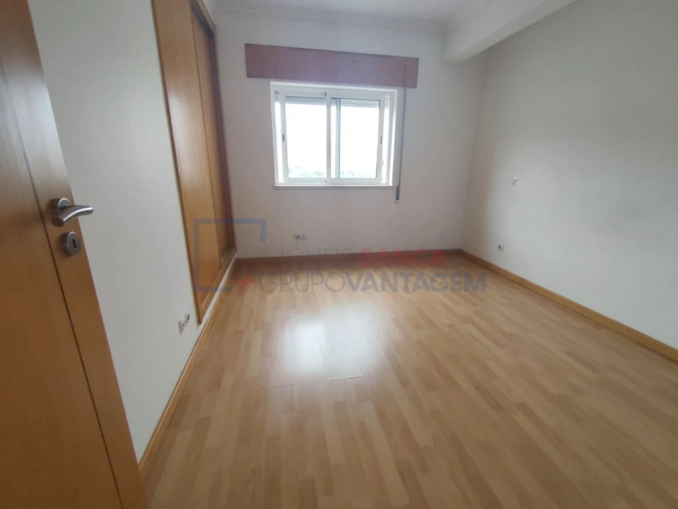 Apartamento T3 para Venda em Azambuja Foto 9