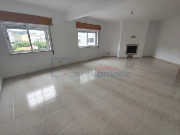 Apartamento T3 para Venda em Azambuja