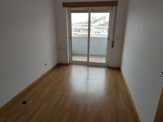 Apartamento T3 para Venda em Azambuja Foto 12