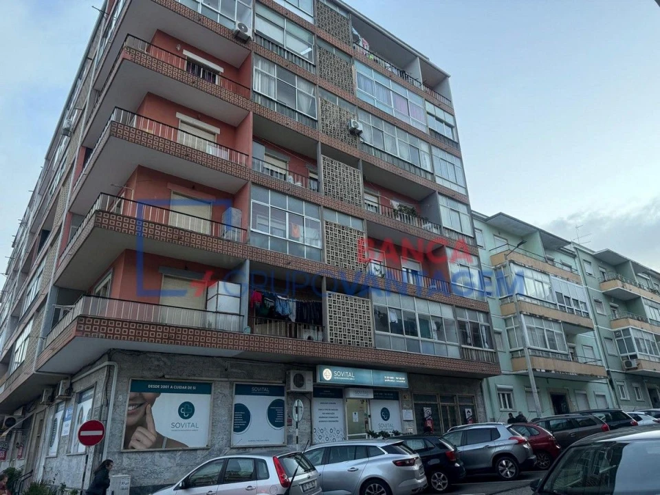Apartamento T2 para Venda em Amora Foto 4