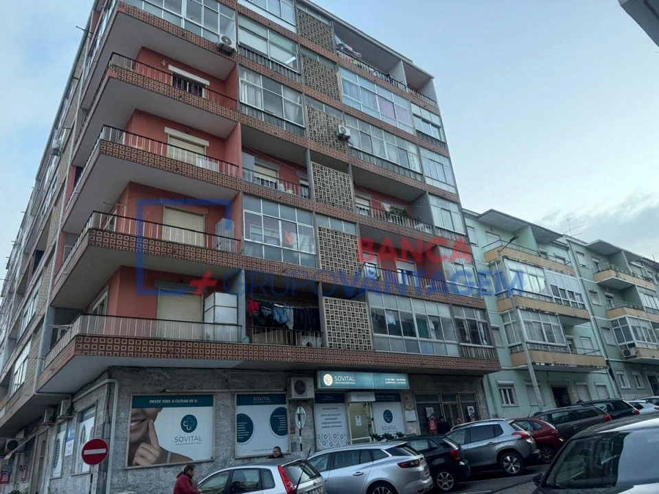 Apartamento T2 para Venda em Amora Foto 6