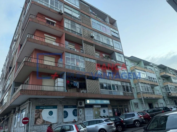 Apartamento T2 para Venda em Amora Foto 6