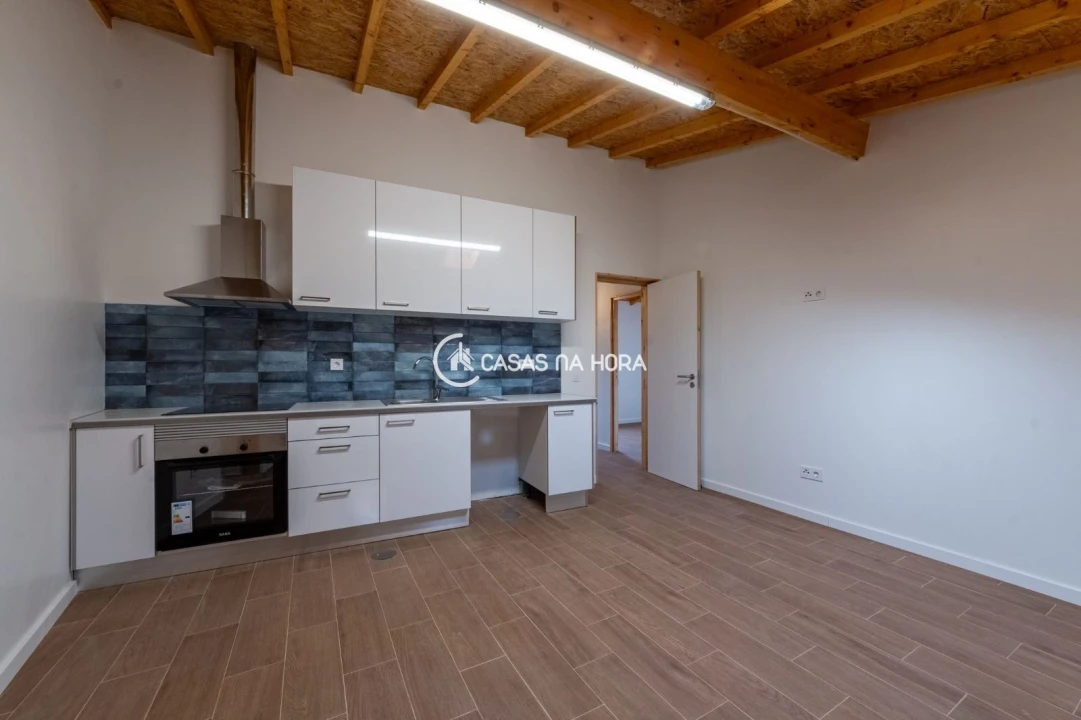 Apartamento T2 para Arrendamento em Arcozelo Foto 3