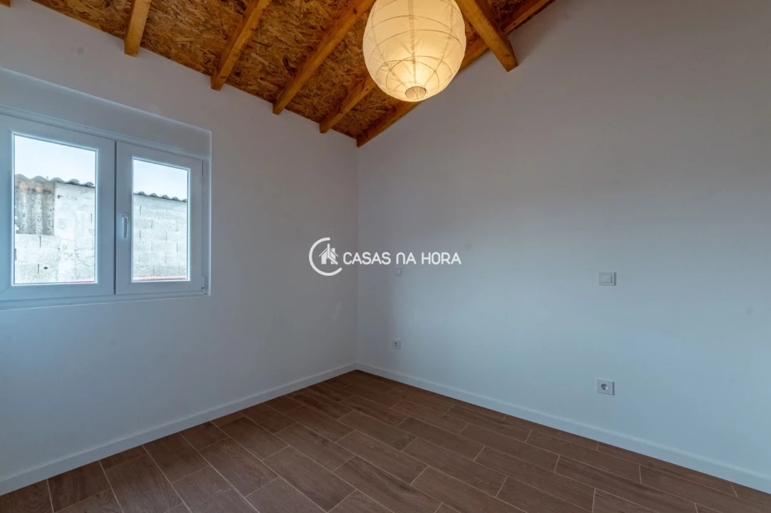 Apartamento T2 para Arrendamento em Arcozelo Foto 8