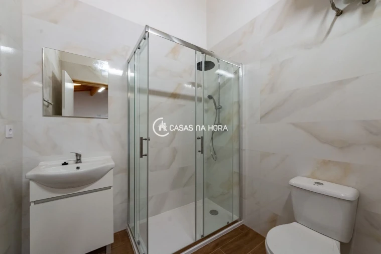 Apartamento T2 para Arrendamento em Arcozelo Foto 5