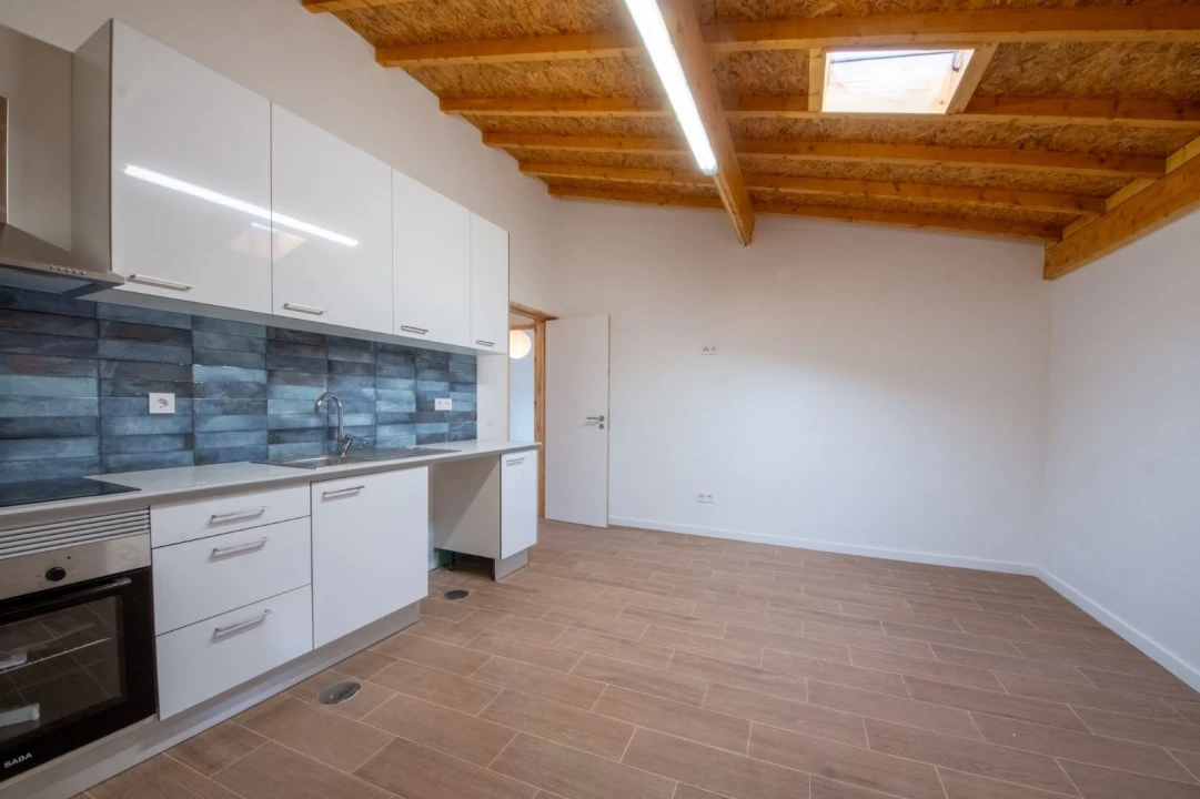 Moradia T2 para Arrendamento em Arcozelo Foto 2