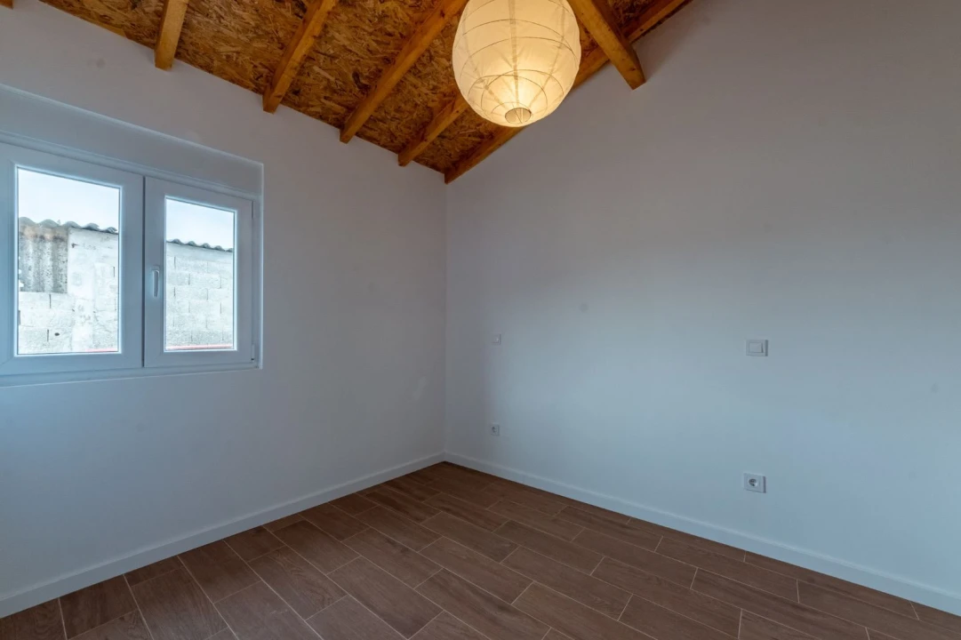 Moradia T2 para Arrendamento em Arcozelo Foto 6