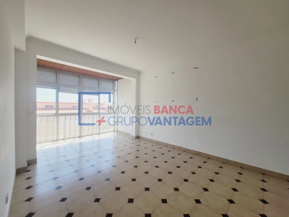 Apartamento T2 para Venda em Rio de Mouro Foto 4