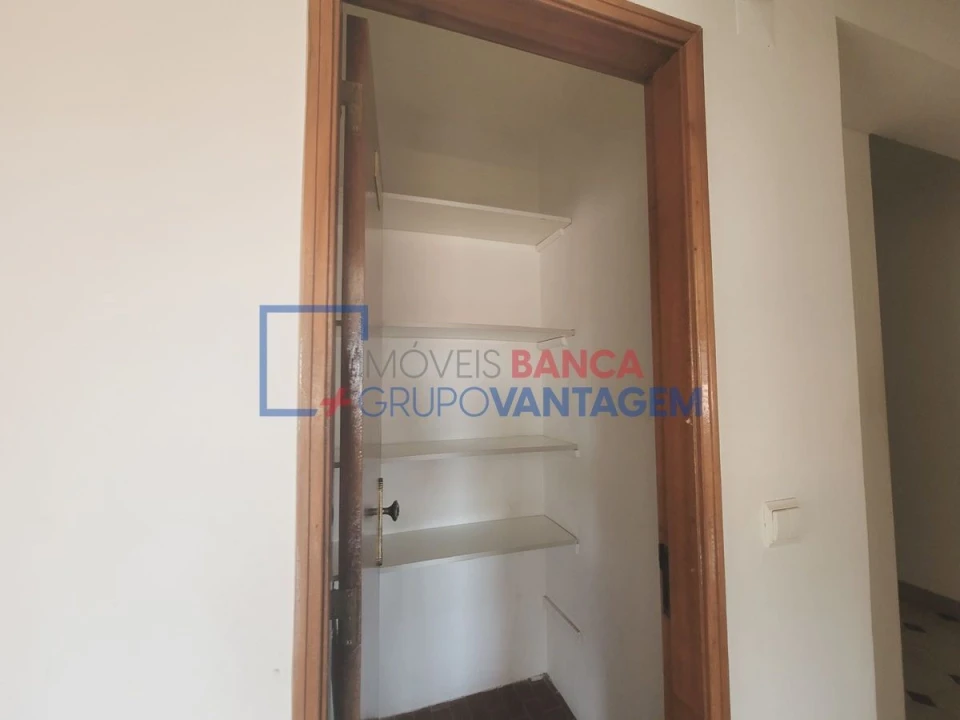 Apartamento T2 para Venda em Rio de Mouro Foto 13