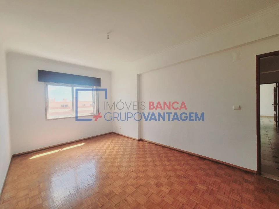 Apartamento T2 para Venda em Rio de Mouro Foto 19