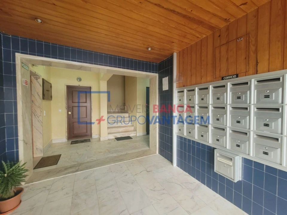 Apartamento T2 para Venda em Rio de Mouro Foto 23