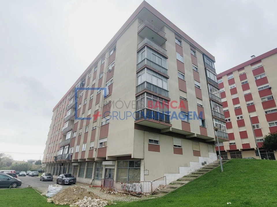 Apartamento T2 para Venda em Rio de Mouro Foto 25