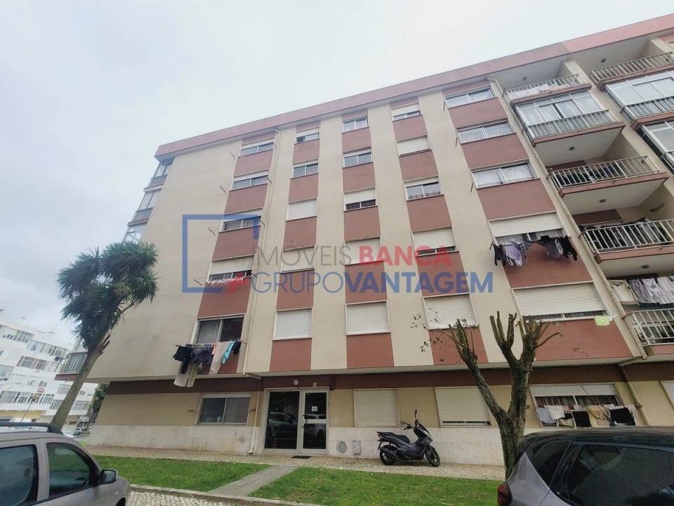 Apartamento T2 para Venda em Rio de Mouro Foto 26