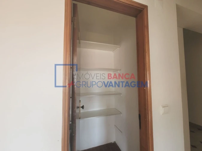 Apartamento T2 para Venda em Rio de Mouro Foto 13
