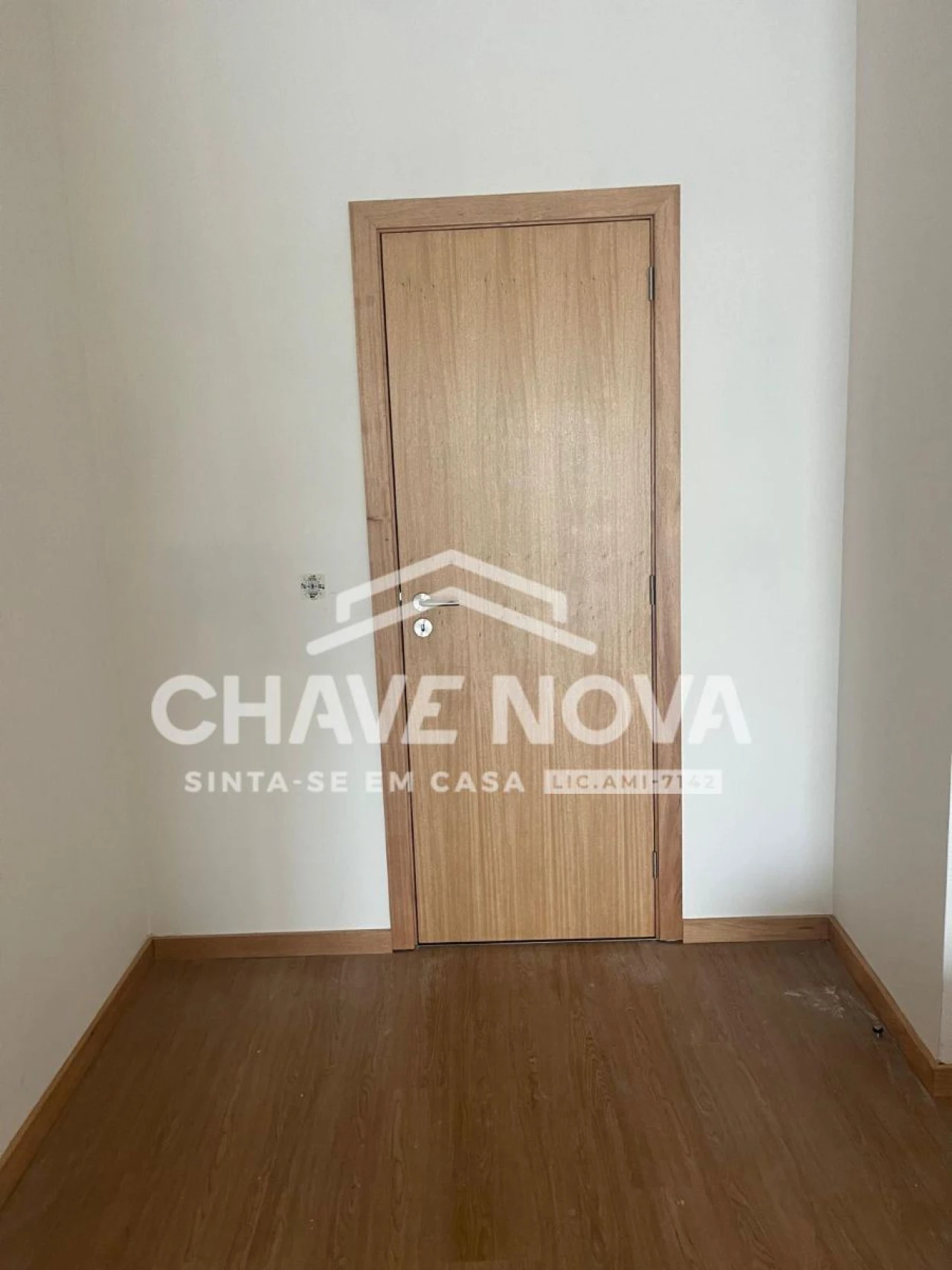 Loja para Arrendamento em Custóias, Leça do Balio e Guifões Foto 8