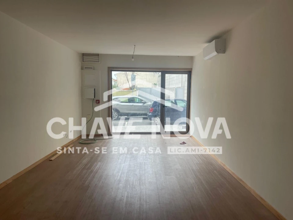 Loja para Arrendamento em Custóias, Leça do Balio e Guifões Foto 9