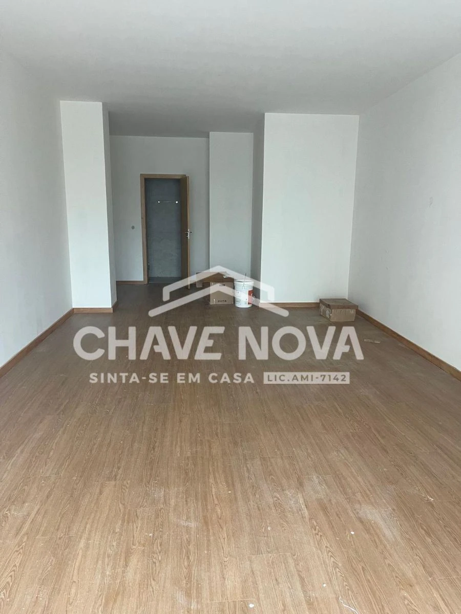 Loja para Arrendamento em Custóias, Leça do Balio e Guifões Foto 6