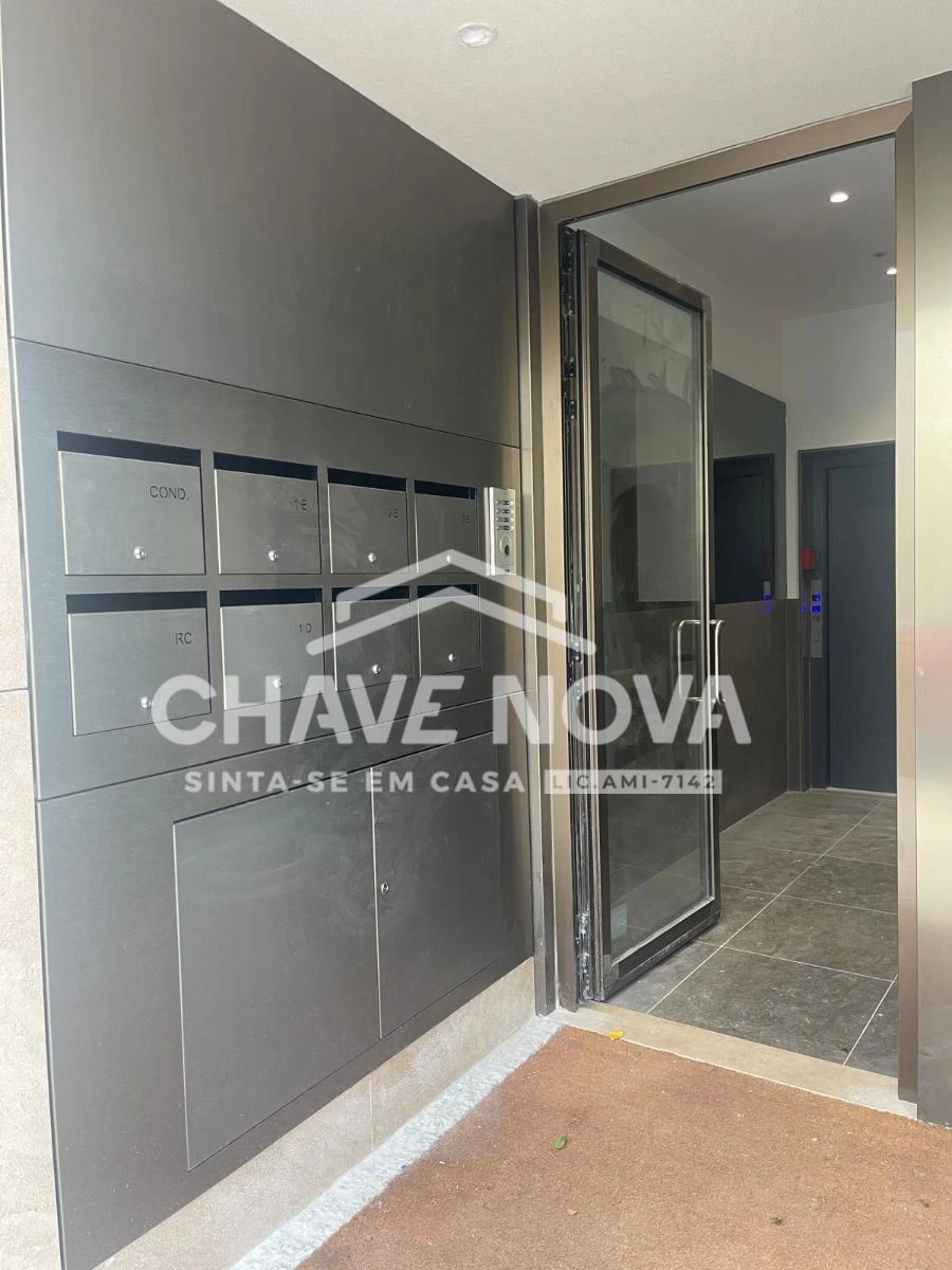 Loja para Arrendamento em Custóias, Leça do Balio e Guifões Foto 7