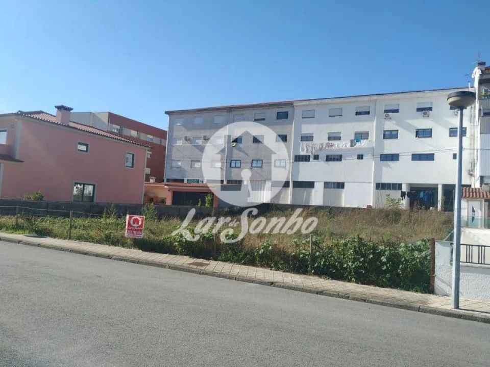 Terreno para Venda em Fafe Foto 2