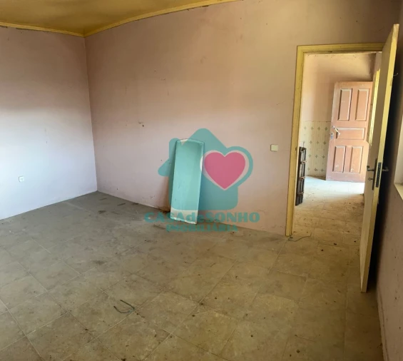 Moradia T3 para Venda em Alquerubim Foto 13