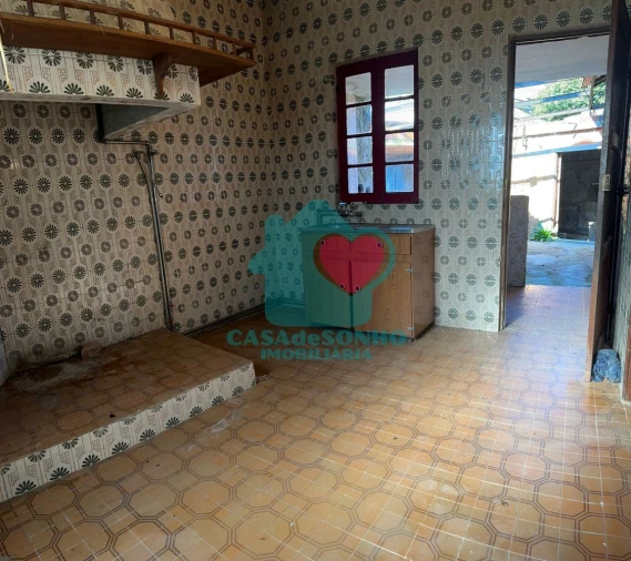 Moradia T3 para Venda em Alquerubim Foto 4