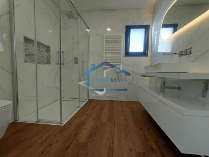 Moradia T4 para Venda em São Domingos de Rana Foto 35