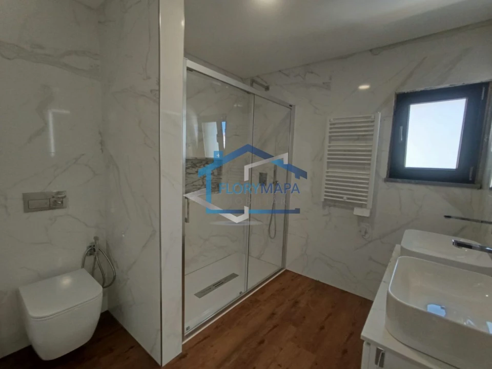 Moradia T4 para Venda em São Domingos de Rana Foto 40