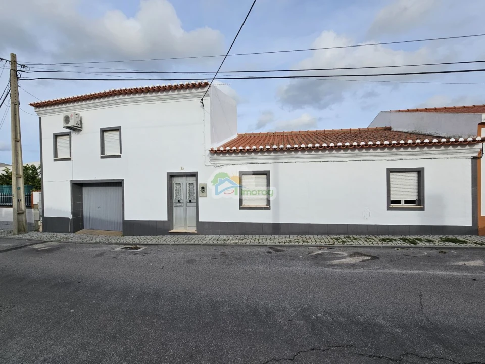 Moradia T3 para Venda em Campo e Campinho Foto 2