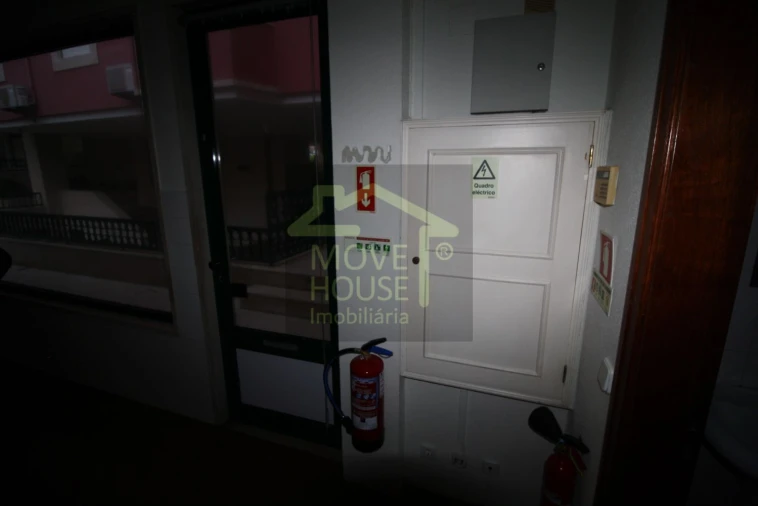 Loja para Arrendamento em Carcavelos e Parede Foto 9