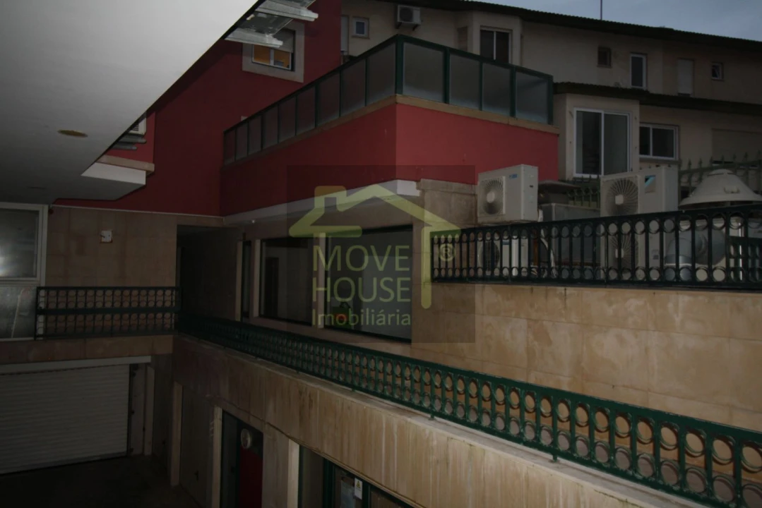 Loja para Arrendamento em Carcavelos e Parede Foto 10