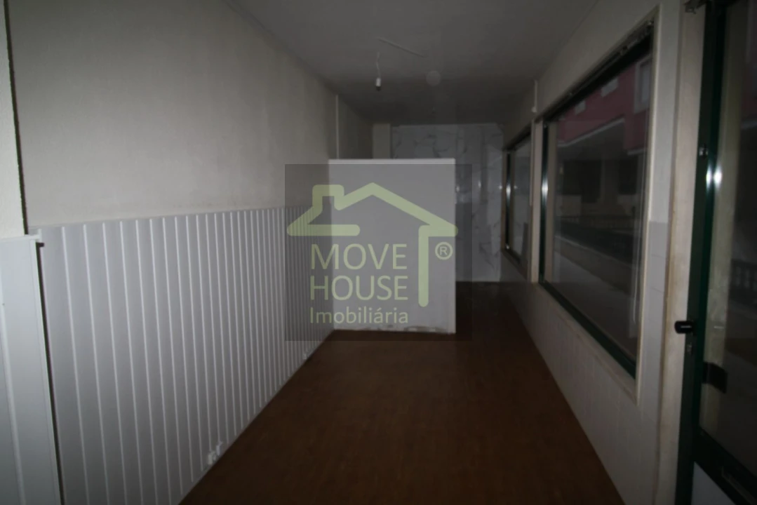 Loja para Arrendamento em Carcavelos e Parede Foto 3