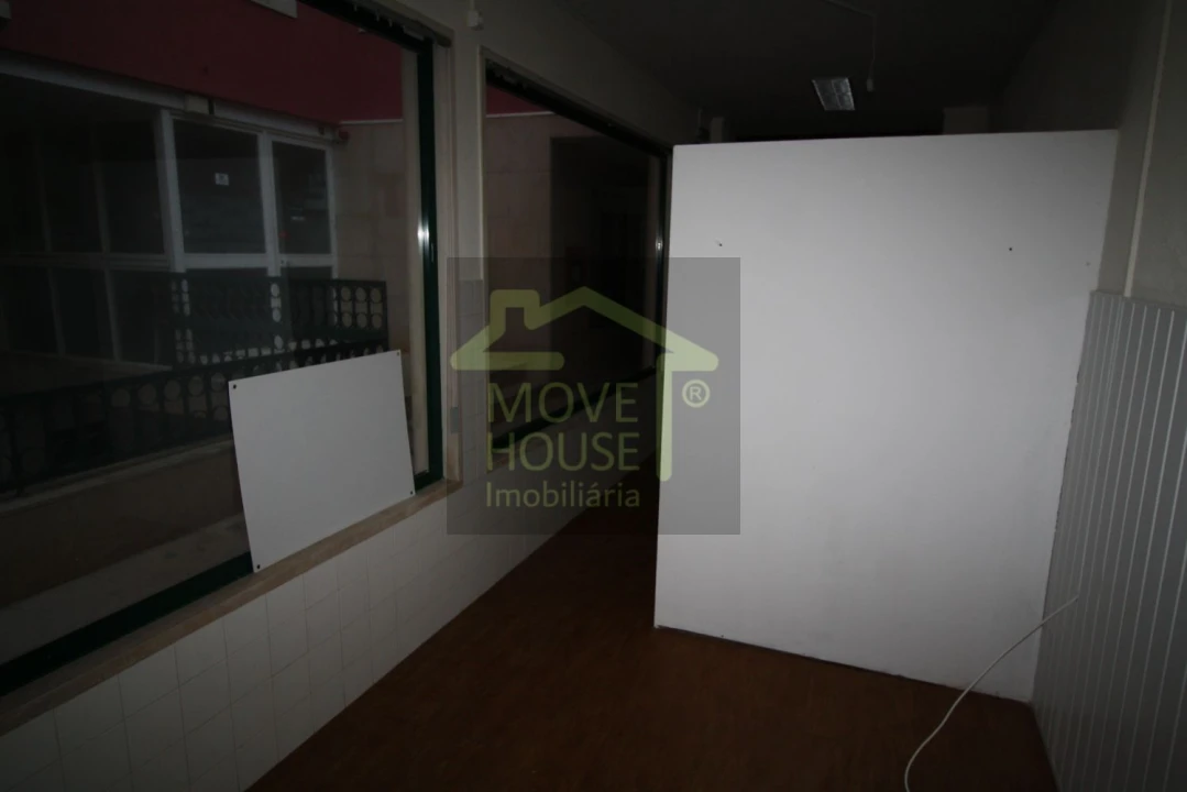 Loja para Arrendamento em Carcavelos e Parede Foto 5