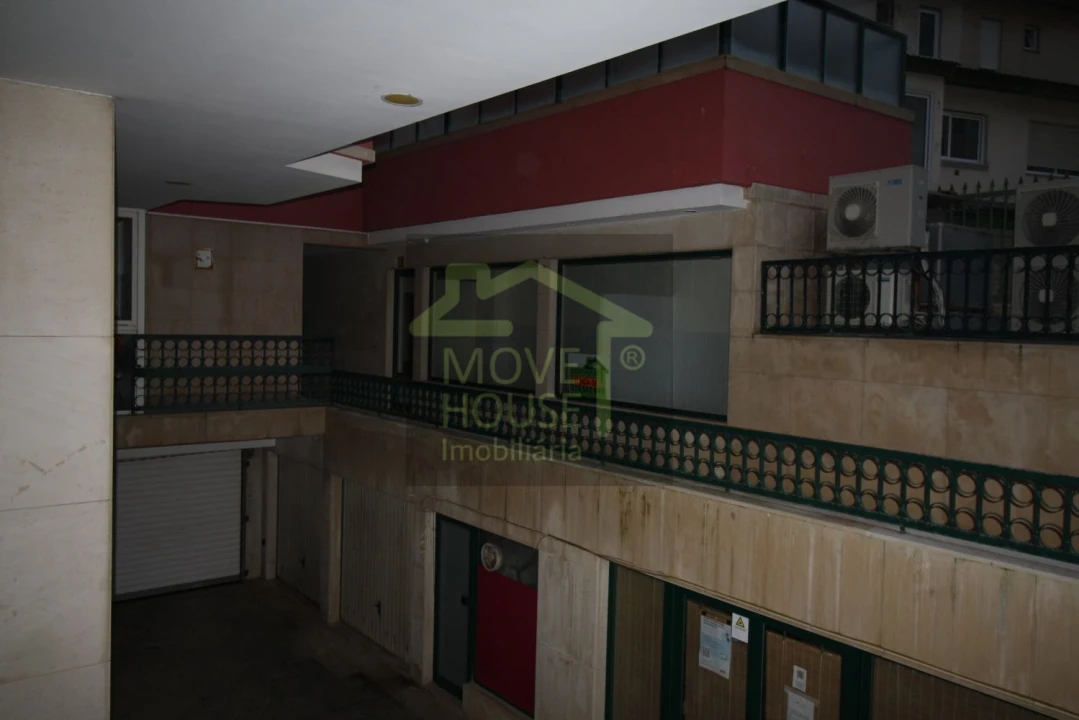 Loja para Arrendamento em Carcavelos e Parede Foto 2