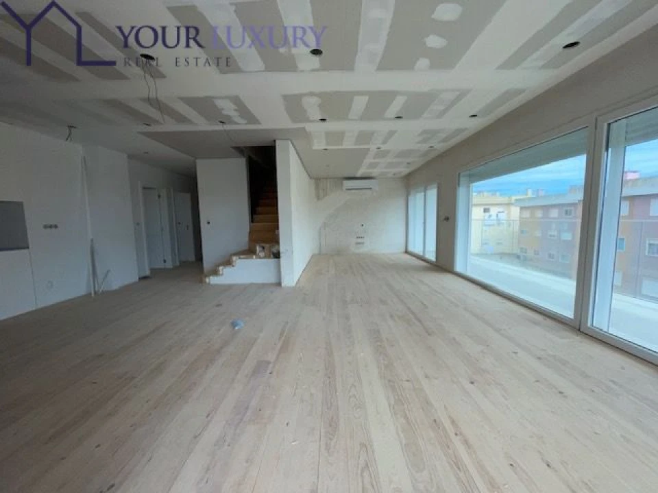 Apartamento T3 para Venda em Cascais e Estoril Foto 1