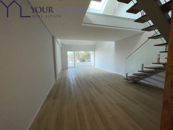 Apartamento T3 para Venda em Carcavelos e Parede Foto 7