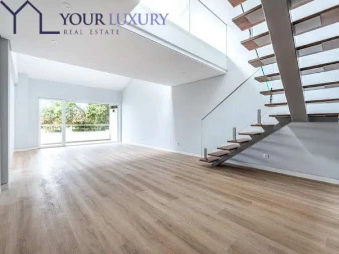 Apartamento T3 para Venda em Carcavelos e Parede