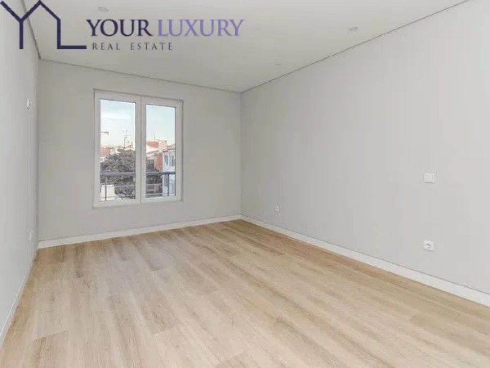 Apartamento T3 para Venda em Carcavelos e Parede Foto 18