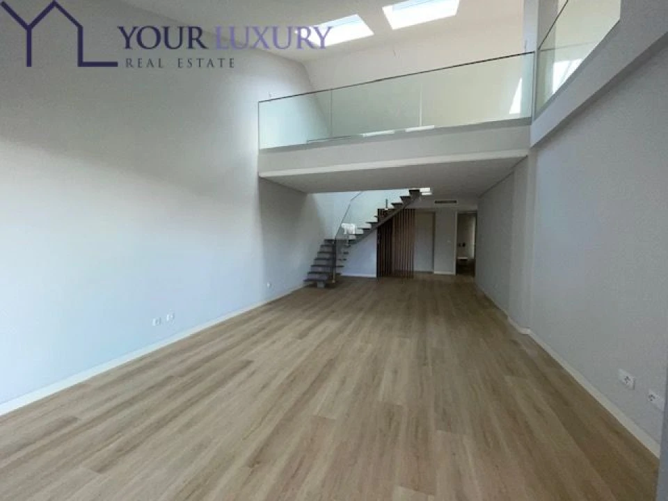 Apartamento T3 para Venda em Carcavelos e Parede Foto 5