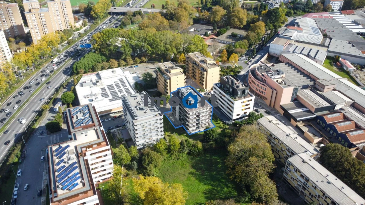 Apartamento T2 para Venda em Ramalde Foto 9