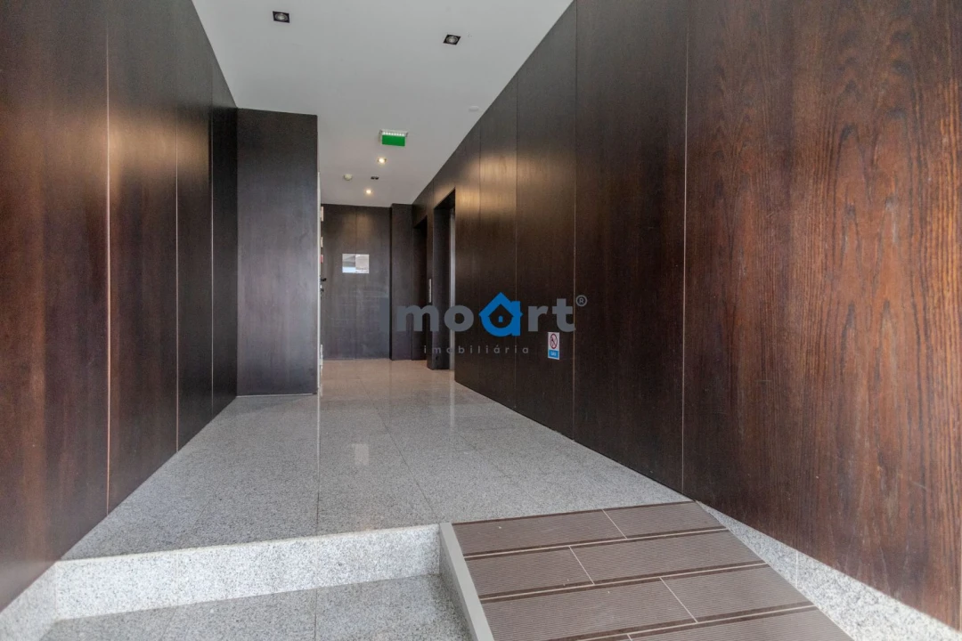 Apartamento T2 para Venda em Ramalde Foto 11