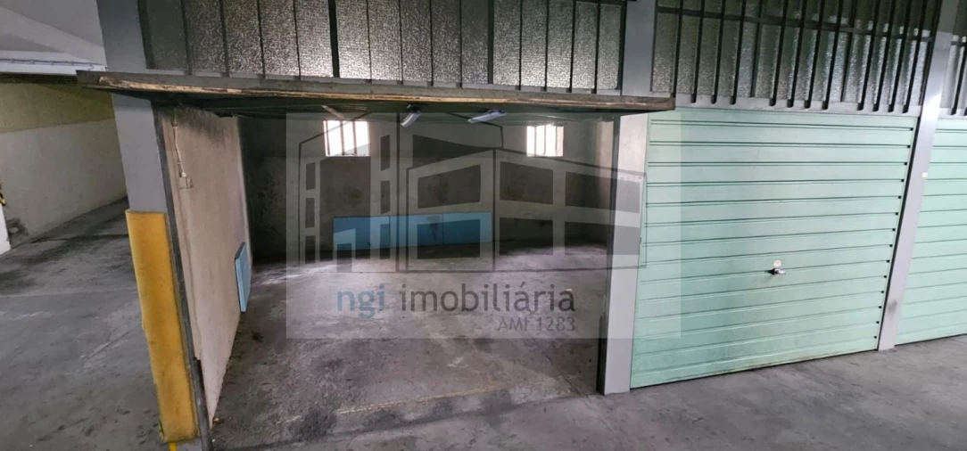 Garagem para Arrendamento em Queluz e Belas Foto 4