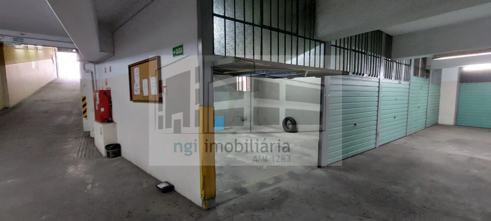 Garagem para Arrendamento em Queluz e Belas Foto 1