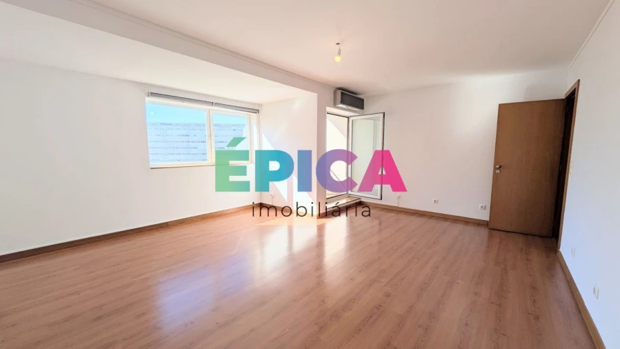 Apartamento T2 para Venda em Santa Clara Foto 3