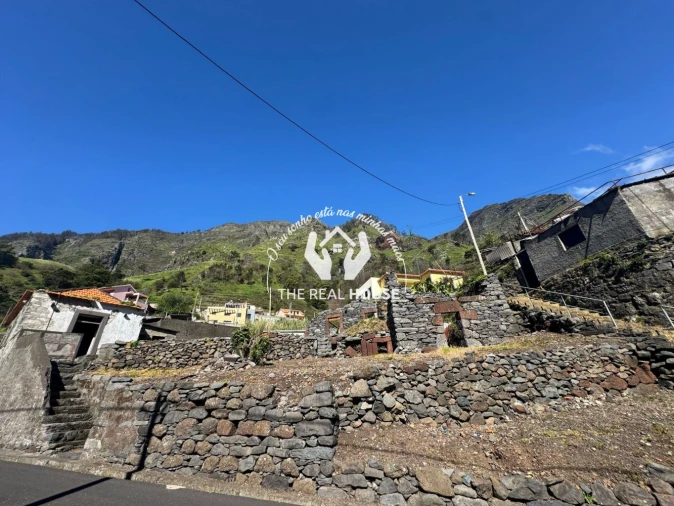 Moradia T5 para Venda em Serra de Agua Foto 12