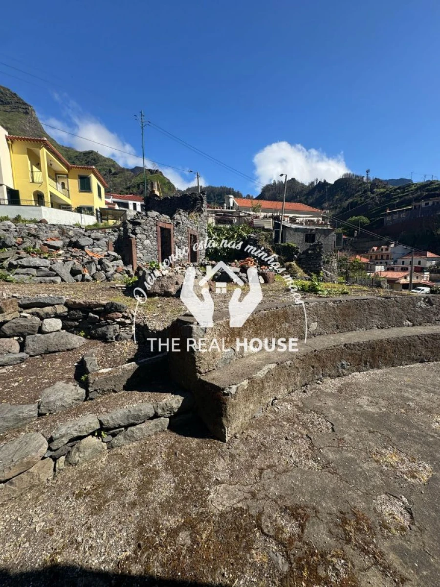 Moradia T5 para Venda em Serra de Agua Foto 10