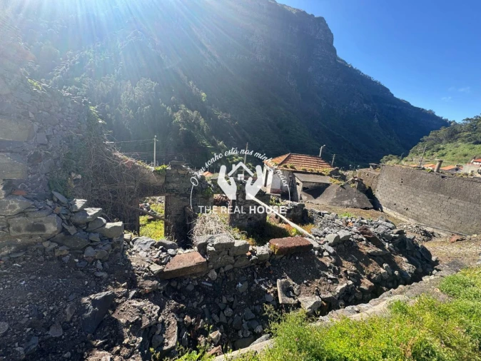 Moradia T5 para Venda em Serra de Agua Foto 9