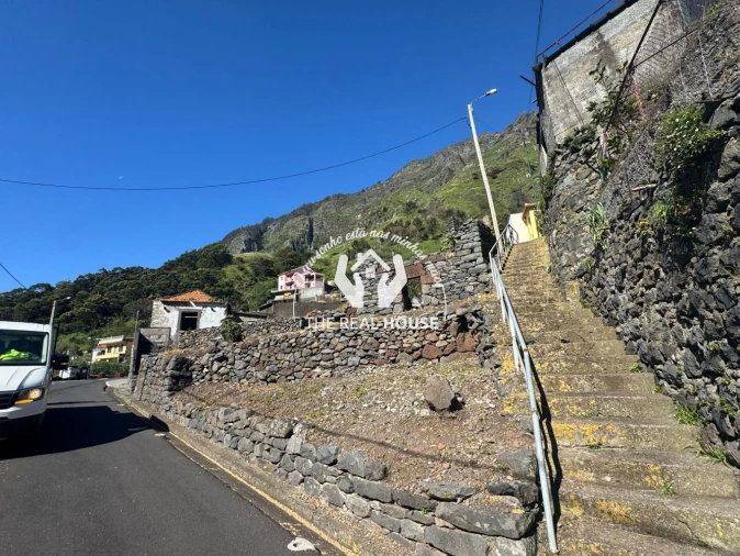 Moradia T5 para Venda em Serra de Agua Foto 11